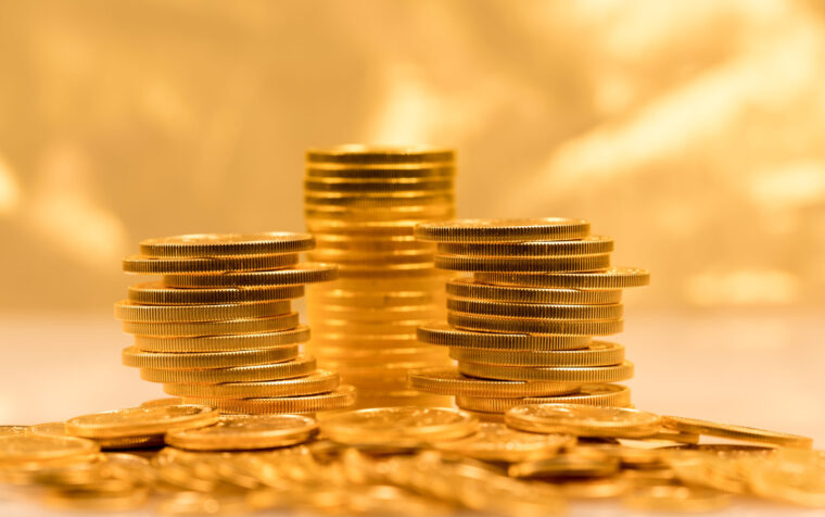 Stapeltje gouden munten scaled